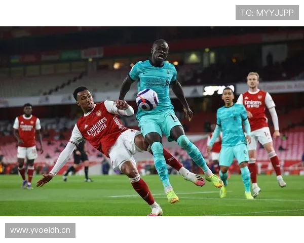 利物浦关键战表现崩盘,防守漏洞与稳定性问题逐步反映 利物浦关键战表现崩盘,防守漏洞与稳定性问题逐步反映