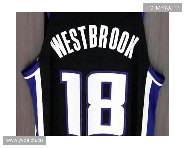 威少衣柜里塞满球衣，家里却连个挂衣服的柜子都没有