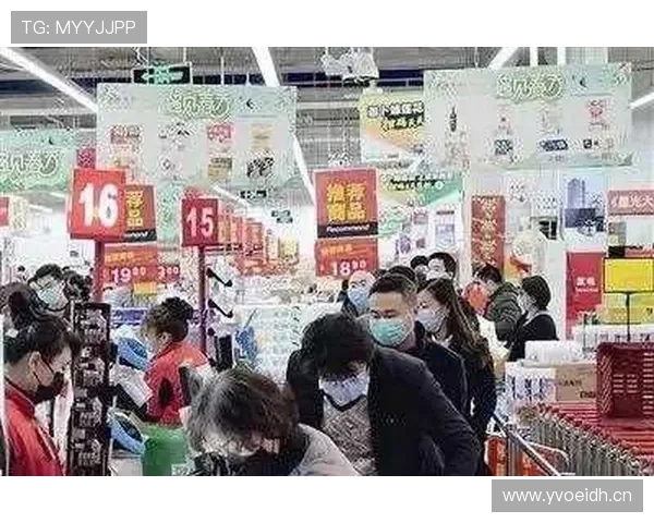 易建联超市里拎两袋菜亲自排队结账，门口那台豪车像摆设，笑死我了