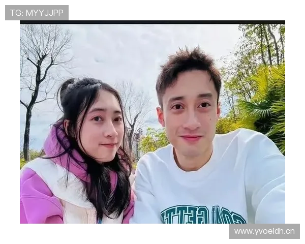练俊杰打完球直接回那套豪宅，酒柜竟然比我家客厅还大
